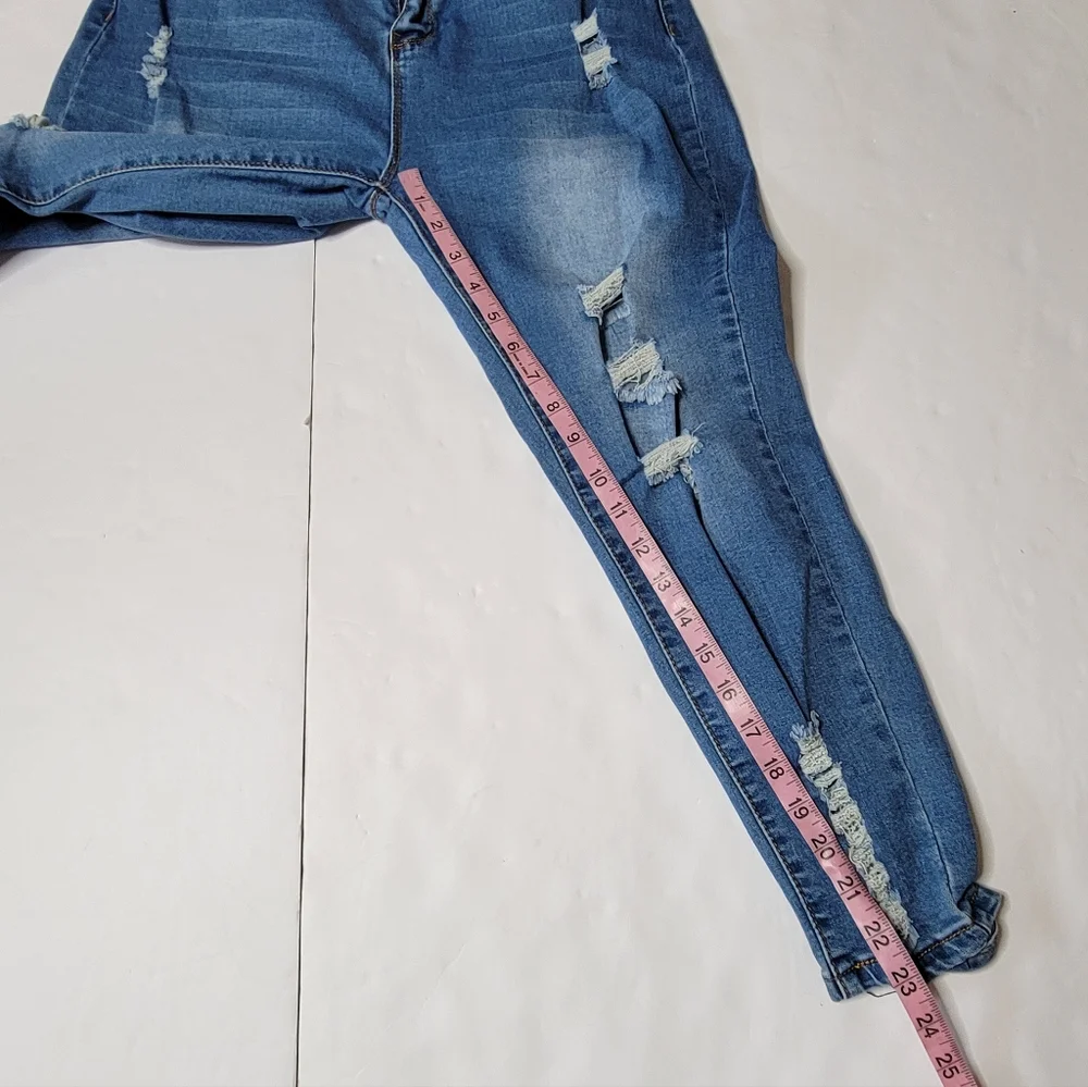Bamboo Distressed Skinny Jeans Size 11/12 Medium Wash